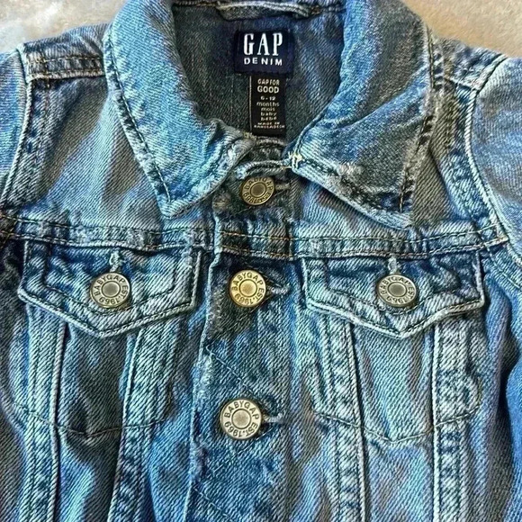 GAP - Classic Gender Neutral denim/jean jacket.  Size 6-12 months - Picture 3 of 6